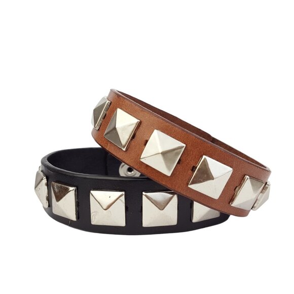 Bulk deal: Leather Cuff with Silver Pyramid studs - Picture 2 of 3